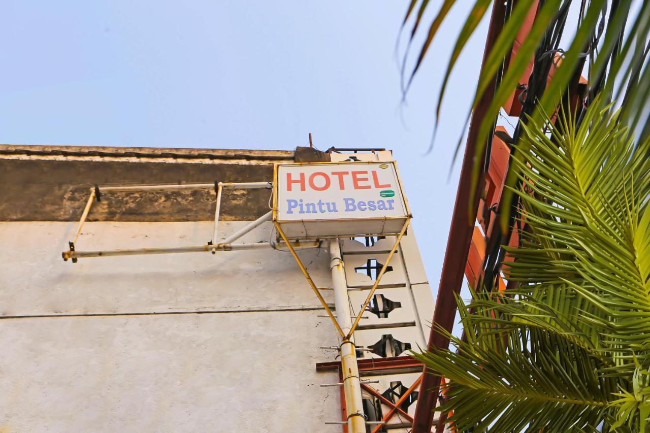 Collection O 92739 Hotel Pintu Besar Jakarta Exterior foto